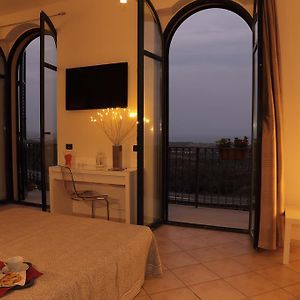 Camera con letto queen size